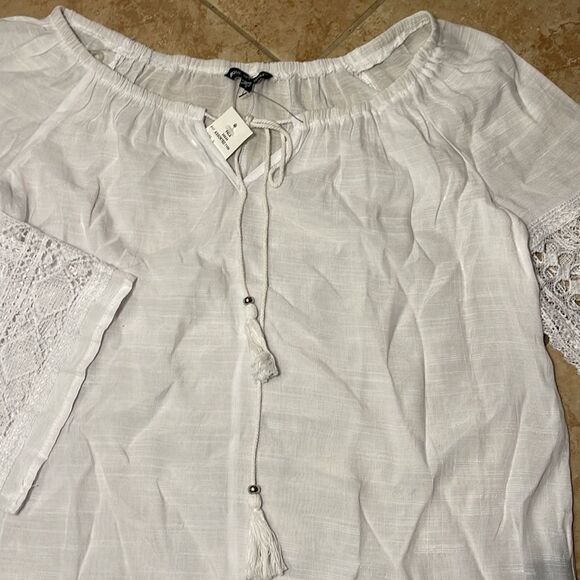 White shirt - Picture 3 of 3